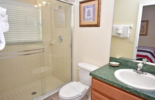 Comfortable Pool Home with Spa & Games Room Close to Disney - Foto 21