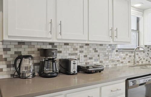 Best of Allen at Fountain Park - 5BD-2BA with Pool - Foto 17