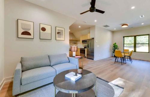 Tranquil Lakefront Carriage House with Dock - Foto 5