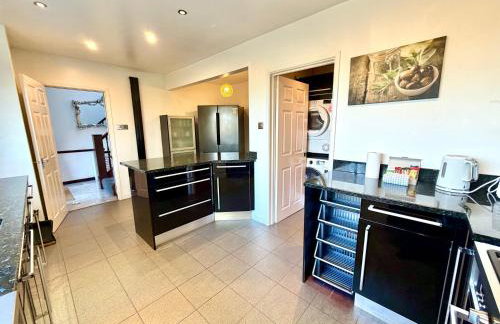 Indoor Heated Pool - Large Family Home - Sleeps 12 - Near Bournemouth Beach - Photo 59