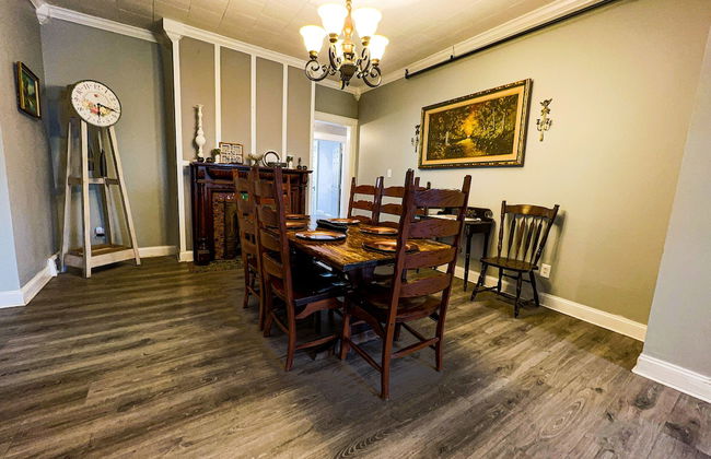 THE 1023 With Private Yard & Parking, Near Falls & Casino by Niagara Hospitality - Photo 37