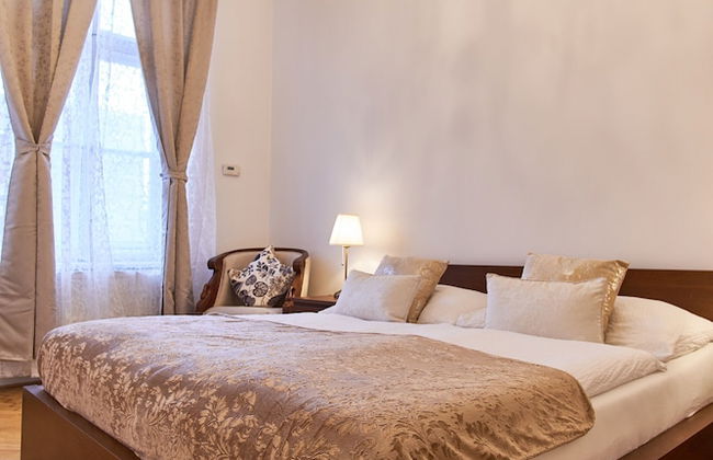 Old Town Square Royal Apartment - Photo 6