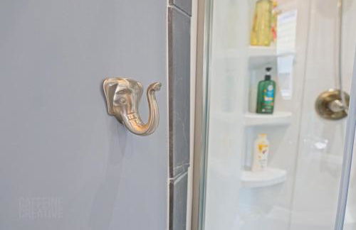 Luxe Coastal Retreat with Hot Tub & Spring Fires - Foto 64