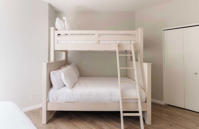 Ivory II By Avantstay Gorgeous Spacious Home w/ Views Close To Old Town - Photo 15