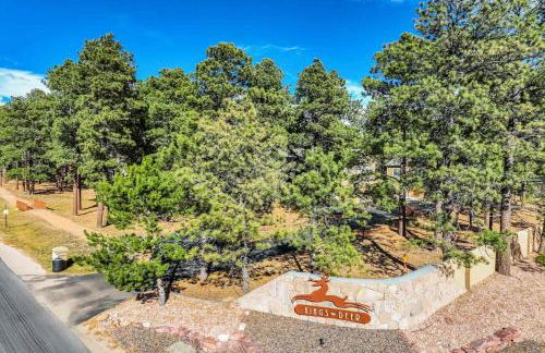 Luxury Retreat with Hot Tub Fire Pit & Forest Views - Foto 55