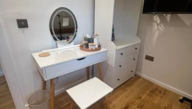 East Preston Stays - Foto 3, wardrobe