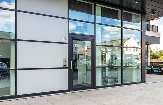 Chic and Sleek Sky-high Apartment - Foto 27