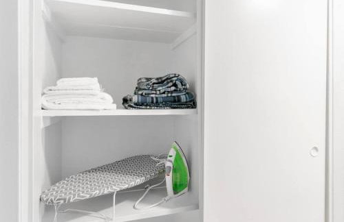 Charming Two Bedroom Sleeps 6! Close To Strip! - Foto 7