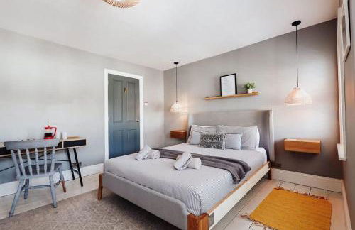 Salterns House - Coastal Escape near Sandbanks - Photo 9