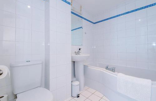 Central Leeds 2BR 2BA, Wi-Fi, Kitchen, Sleeps 5 - Foto 58