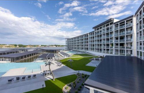 Topsider Condo w/ Stunning Lake Views, Shuffleboard & King Beds - Foto 62