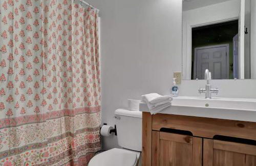 5 Bedroom Suites Hot Tub Jacuzzi Tub & Game Room - Photo 50