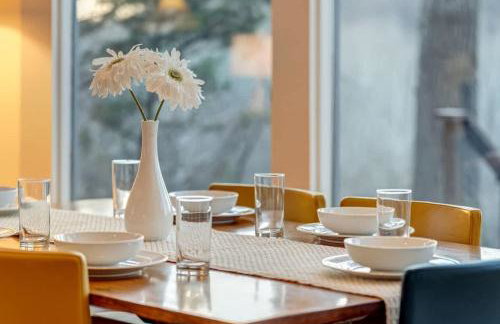 Exclusive Wooded Chalet w Magnificent River Views - Foto 15