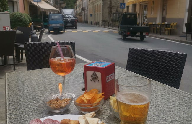 Cozy Mountain Apartment Retreat in Bajardo - Foto 34