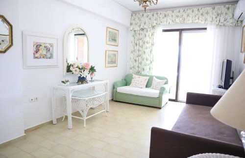 By the sea - Photo 4