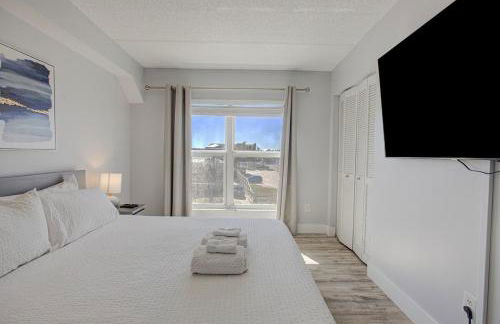 Beautiful Ocean Side 2 Bedroom Condo with Pool - Foto 8