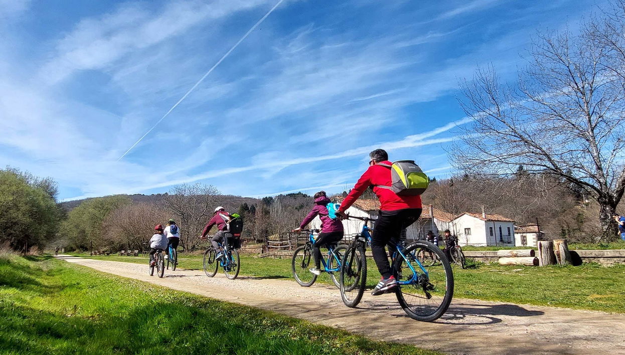 Tour en bicicleta por la Vía Verde de la Plata