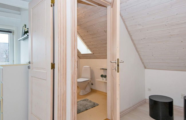 8 Person Holiday Home in Henne - Foto 25