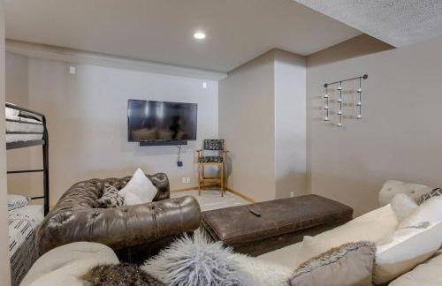 Spacious Pool House with tons of amenities! - Foto 18