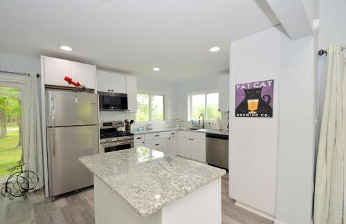 Black Bear Cabin - Fire Pit, Grill, View, Pet Friendly, Fireplace, King Bed, Wifi, Game Room - Foto 24