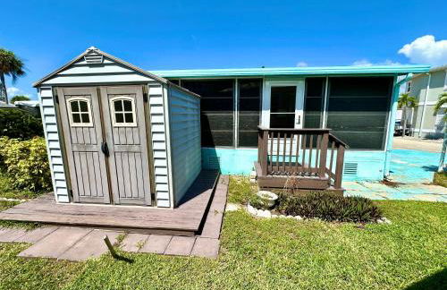 Aquahouse is an Adorable 1 Bed 1 Bath Beach Bungalow just steps from the ocean! - Foto 9