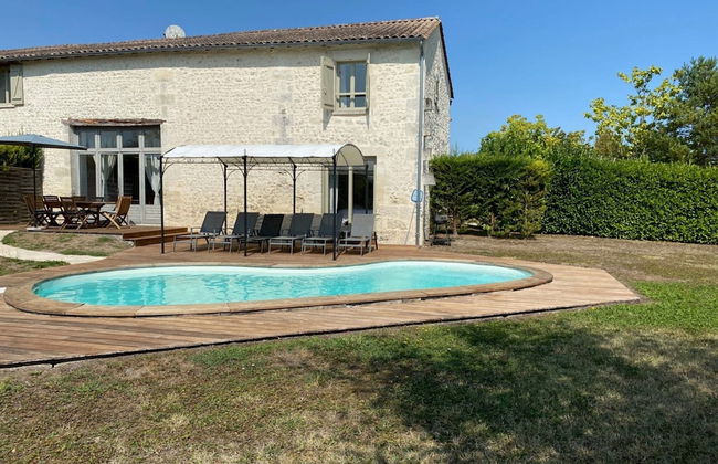 Villa in France With Private Pool & Garden - Foto 16