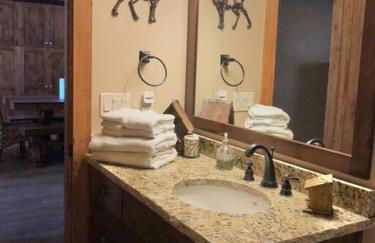 Skyfall Cabin. Stunning views, Hot Tub, minutes from Zion - Foto 11