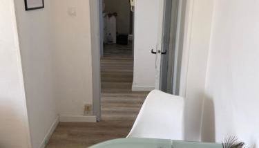 Appartement T2 clim, wifi, parking centre ville à 10mn, plage 20mn - Foto 2