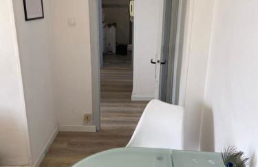 Appartement T2 clim, wifi, parking centre ville à 10mn, plage 20mn - Foto 2