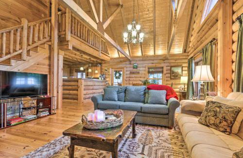 Family Friendly! Linville Cabin with Wraparound Deck - Foto 1