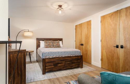 Red Drive at the Elegant Grand Traverse Commons - Foto 15