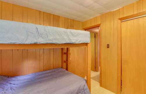 The Acres Panther Pond Cabin with Beach and Dock! - Foto 18