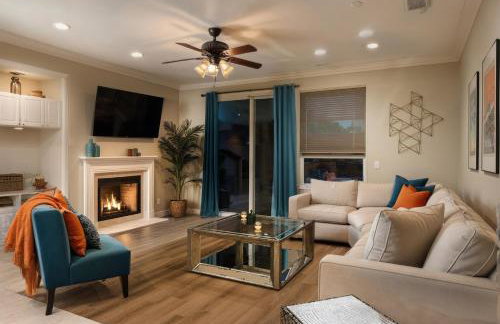 Spacious Disney Retreat with Pool Table Fire Pit - Foto 3