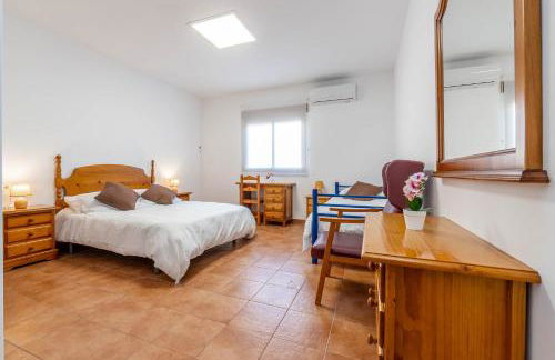 Amplia Casa Familiar con Calefacción, cerca de Sierra Nevada y Granada - Foto 15