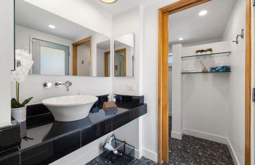 The Ricardo! Mid-Century Villa with Saltwater Pool - Foto 34