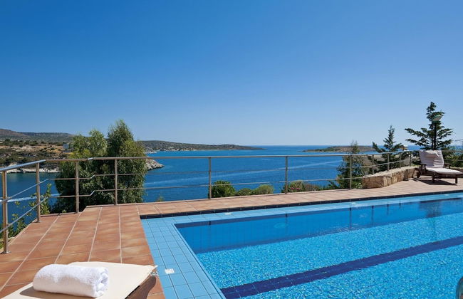 Chloe Seafront Villa - Photo 13