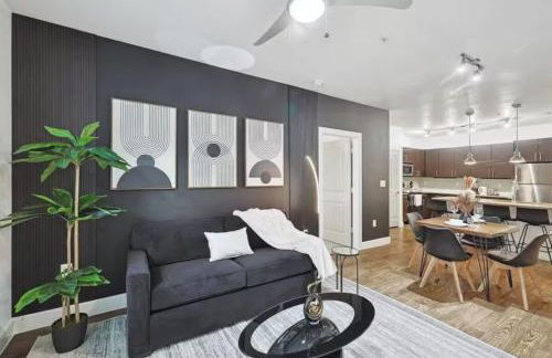 Chic and Stylish 2B near Legacy West Wi-Fi Fitness Pool 2260 - Foto 2