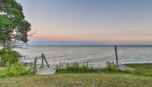 East Tawas Cabin with Lake Huron Access and Views - Foto 2