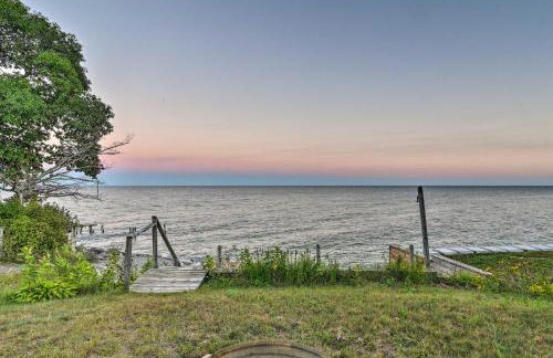 East Tawas Cabin with Lake Huron Access and Views - Foto 2