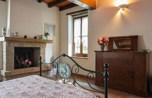 Sunny holiday home with swimming pool - Photo 19