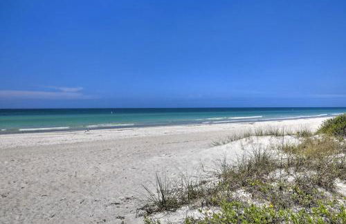 Updated Condo Near Beach: Ideal Walkable Location - Foto 53