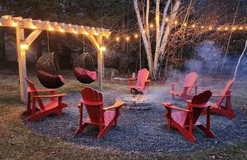 Lux estate! Hot tub, 8 acres, firepit, game room, private pond, EV, lots of privacy, 10 mins to town - Foto 56