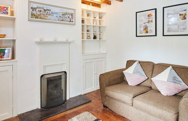 Host Stay Trefor Cottage - Photo 1