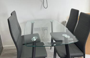 London corporate 6 bedroom home with free parking - Foto 14
