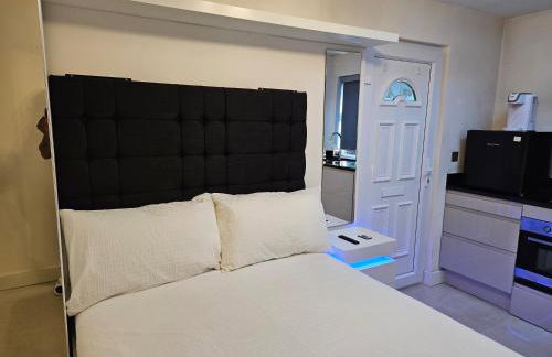 Studio for 2Guests-Parking-Garden-NearLondon-Ac - Foto 3