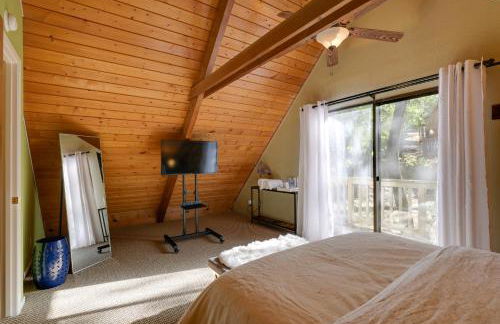 Spacious Groveland Cabin with Wraparound Deck! - Foto 24