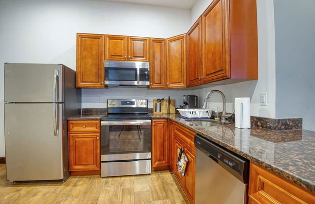 Sosuite 2BR Apt w W D Gym On-site Restaurant - Photo 4