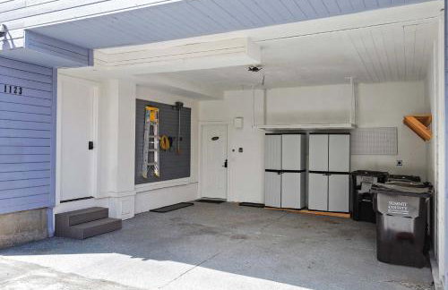 Stylish King Suite-FP-Hot Tub-Walk to All In OT - Foto 11