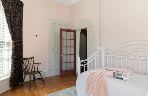 Blushing Pink Manor! Off Frankfort Ave! 8 BR! - Foto 37