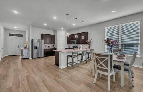 Luxury Retreat in Serene Surroundings, 4 Bedrooms Corporate House, Entire house with full amanities, Convenient location Near Medical Centers and Downtown - Foto 7